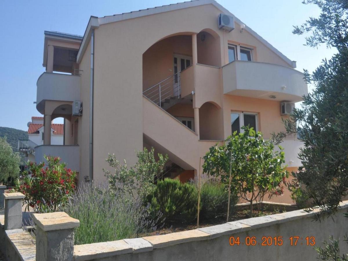 Apartments Vala Vinišće Zewnętrze zdjęcie